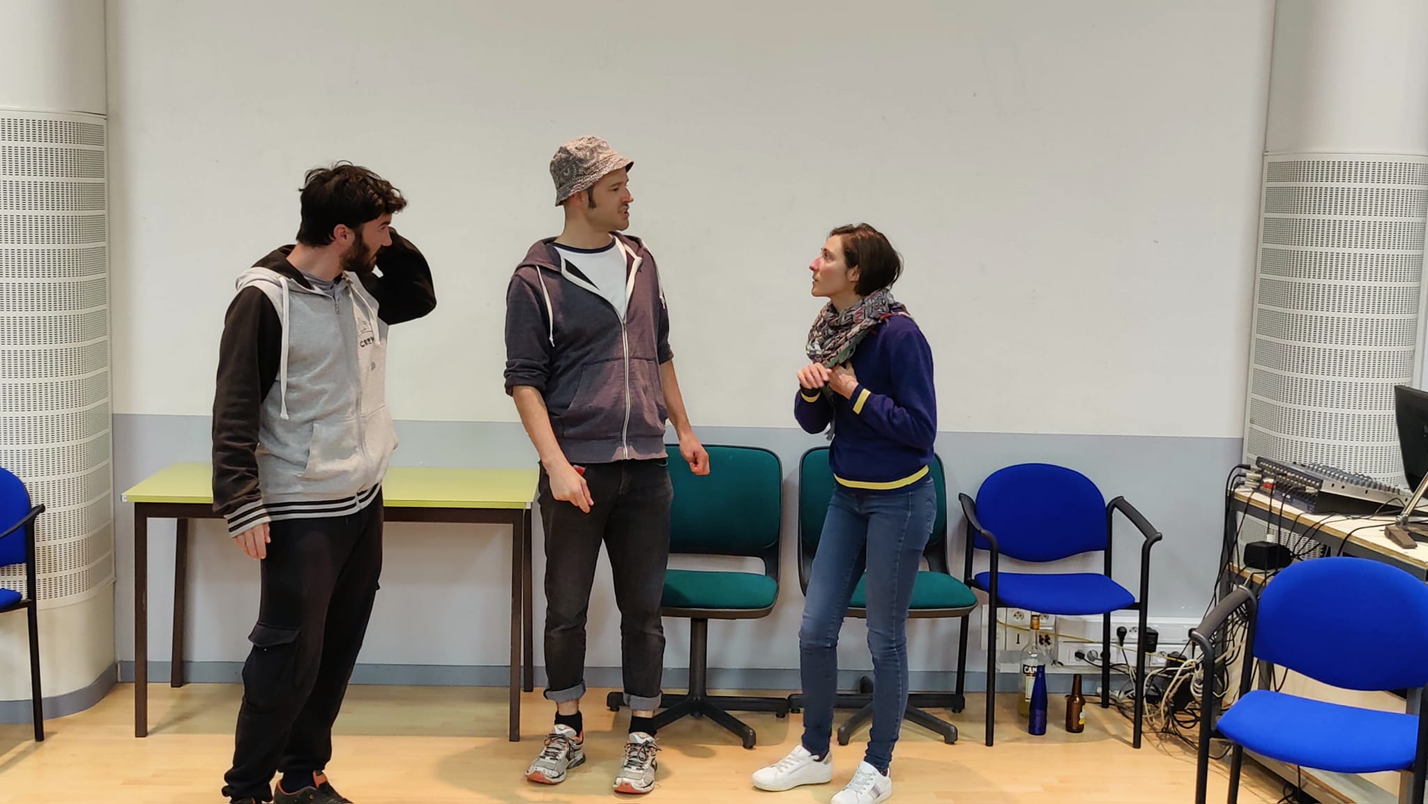 Lire la suite à propos de l’article 4e : Théâtre-forum  avec « la Compagnie de l&rsquo;instant « 