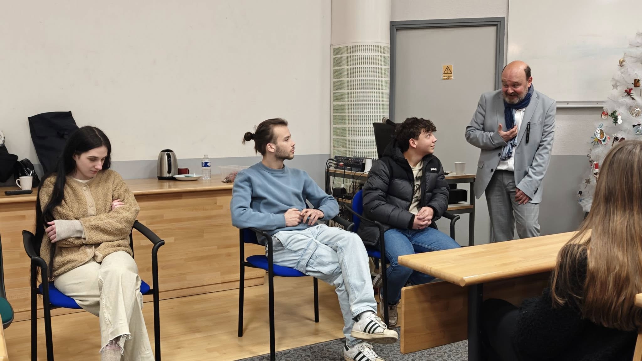Lire la suite à propos de l’article 4e : Théâtre forum avec la Compagnie de l&rsquo;Instant