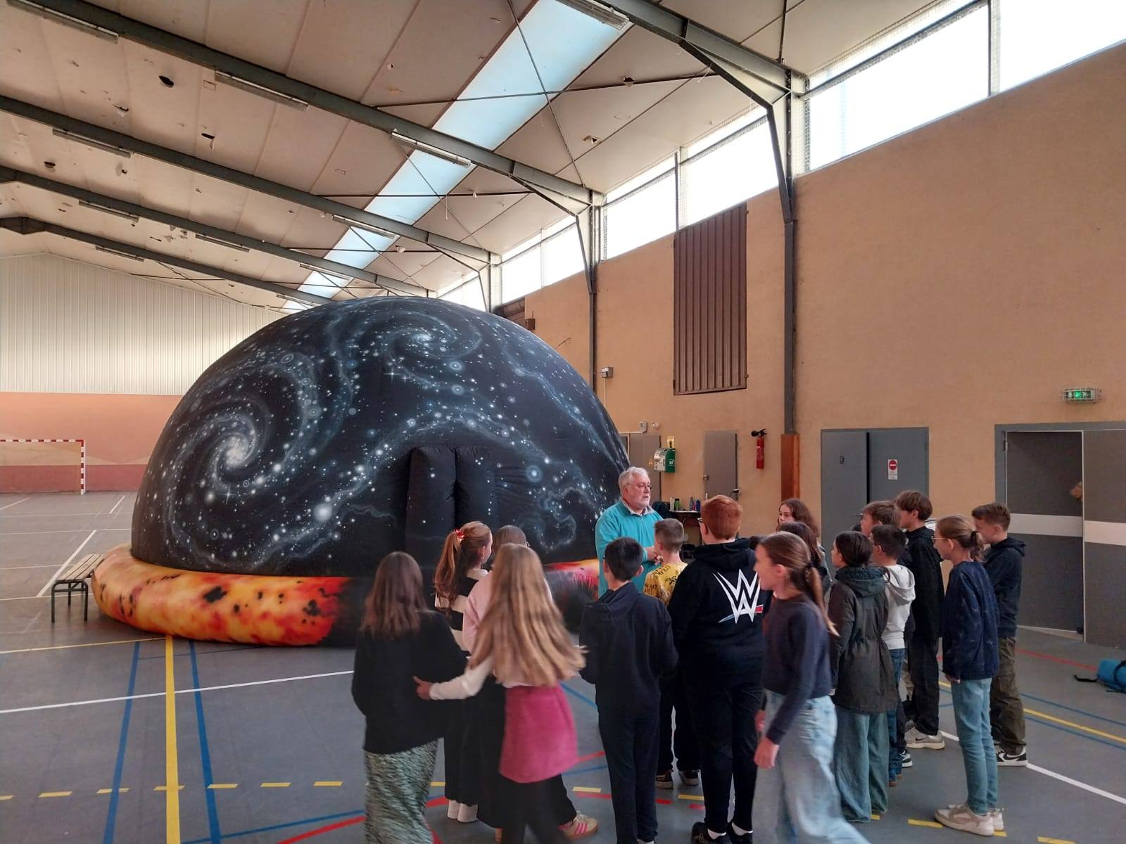 Lire la suite à propos de l’article 6e : Le ciel comme salle de classe